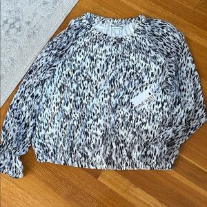 NWT Nine West Monochrome Abstract Blouse